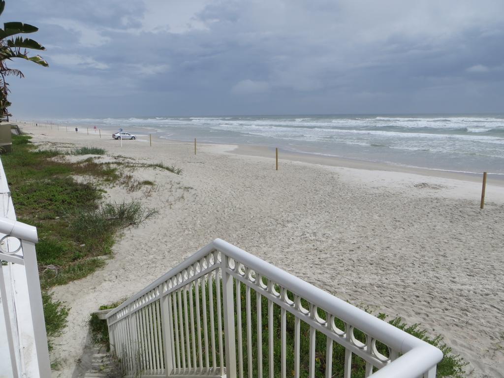 Days Inn By Wyndham Daytona Oceanfront Daytona Beach Exterior photo