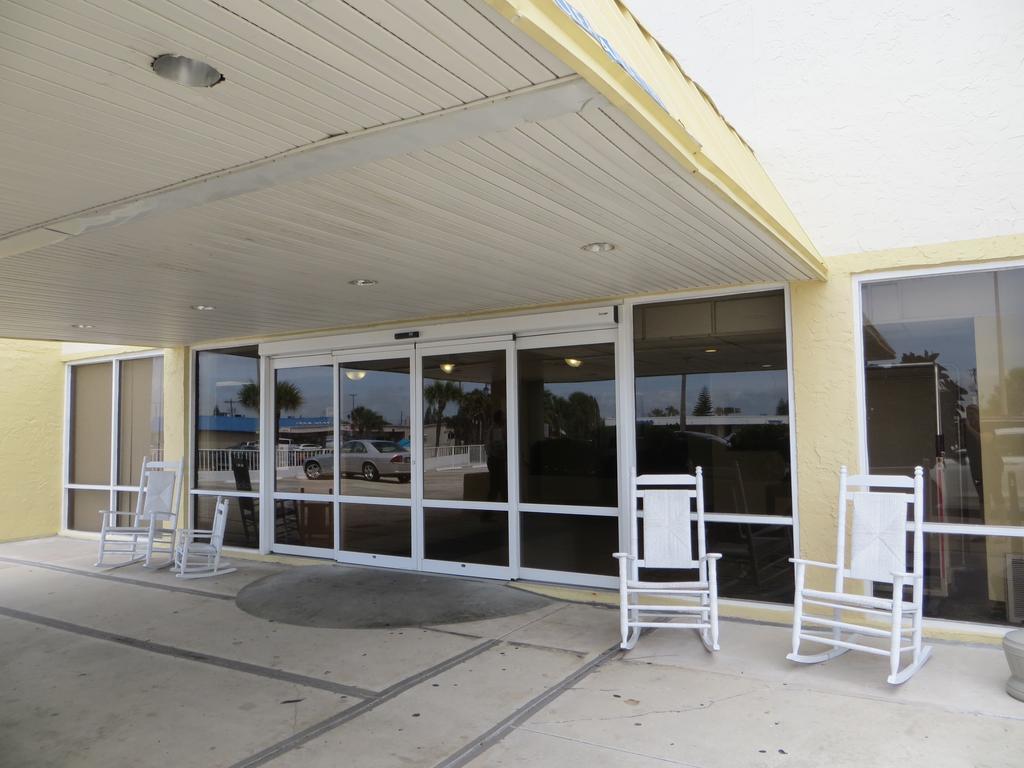 Days Inn By Wyndham Daytona Oceanfront Daytona Beach Exterior photo