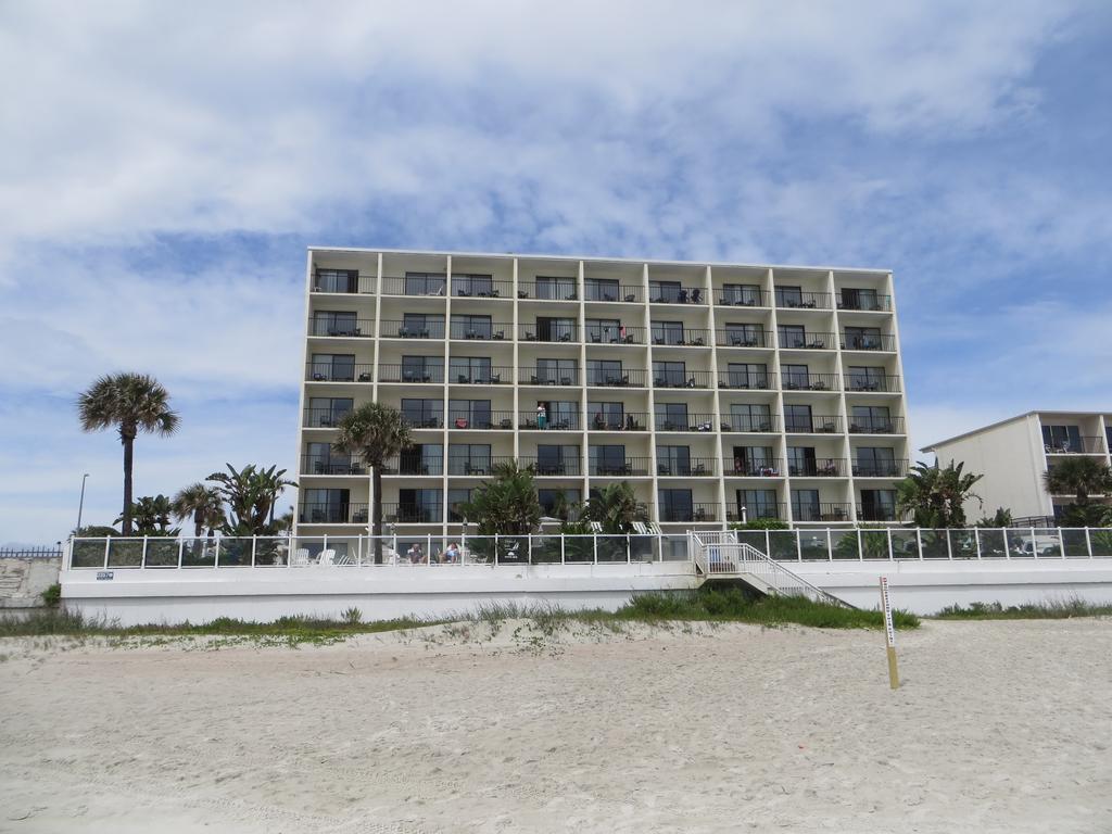 Days Inn By Wyndham Daytona Oceanfront Daytona Beach Exterior photo