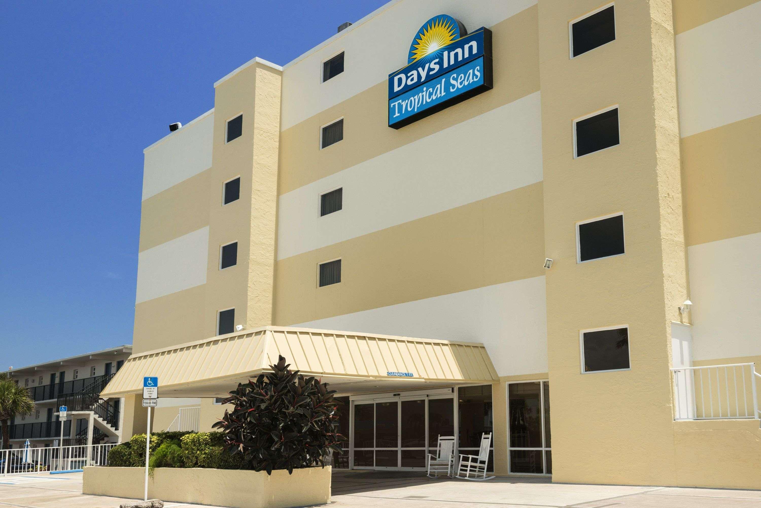 Days Inn By Wyndham Daytona Oceanfront Daytona Beach Exterior photo