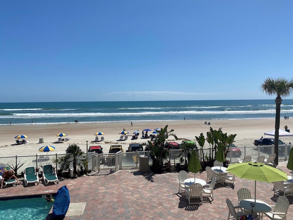 Days Inn By Wyndham Daytona Oceanfront Daytona Beach Exterior photo